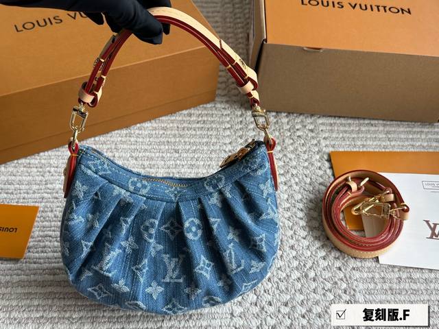 with box Size: 22 15cm This year, denim is out again, L denim underarm bag! I ca