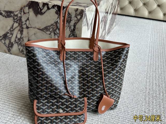 Size : 34*27cm Goya shopping bags belong to this season's shopping bags. All are