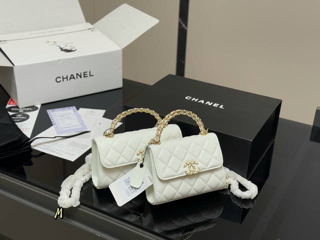 with full set of packaging Size: 18cm 15cm Chanel 23P Kelly the most beautiful 2