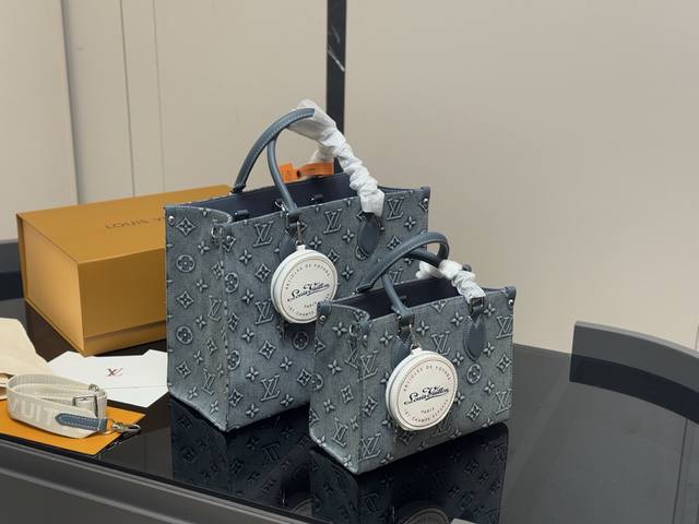 with folding box airplane box Size: 34cm 25cm Lv Onthego denim shopping bag is s