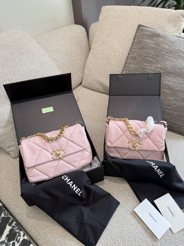 The Chanel 19 Bag I love so much recently is a bag that truly combines casualnes