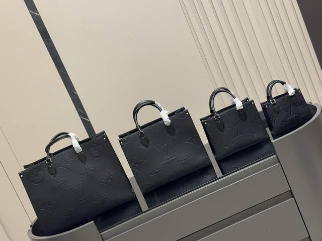 Size: 41cm 34cm 25cm 18cm mlv Onthego leather shopping bag has a hidden shoulder