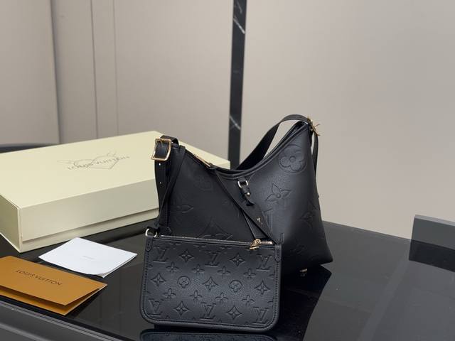 Size: 26.32cmlv Carryall Annual King Bag. Do you like this underarm bag with a b