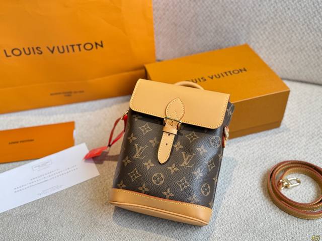 Lv new hand-held crossbody bag really engraved casual fashion into the DNA for a
