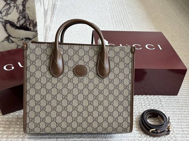 Box size 31.26 Gucci Tote Bag. Luxurious and classic. This Gucci monogram tote b