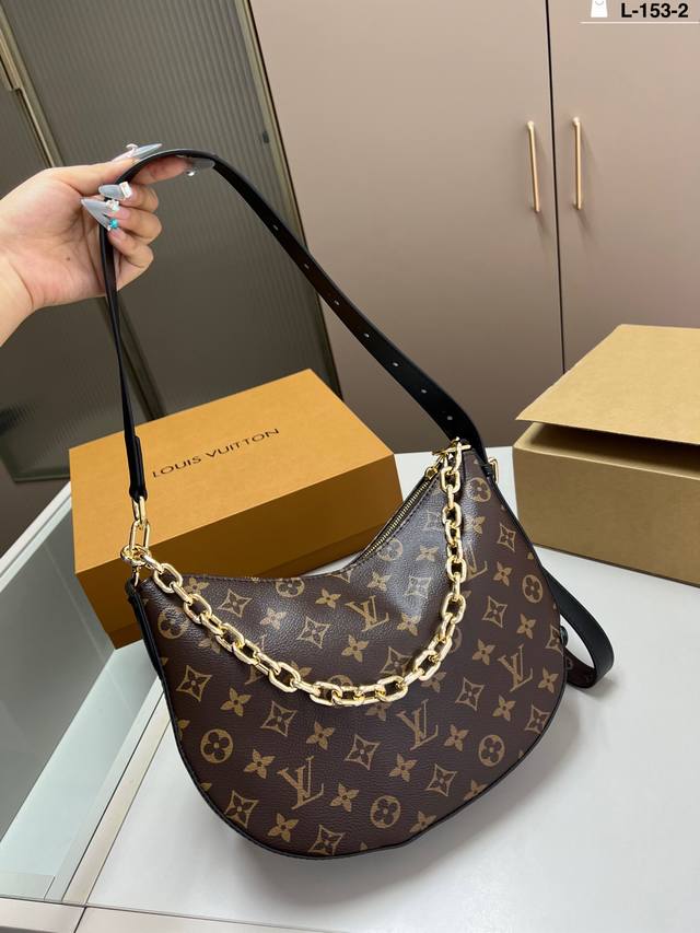 Chip version Lv old flower new new Cookie Bb is here! The new half moon bag shap