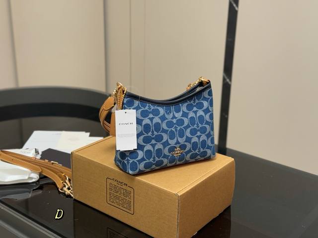 with airplane box Size: 19*14cm Today's new arrival Coach Mini Laurel Hobo Bag i
