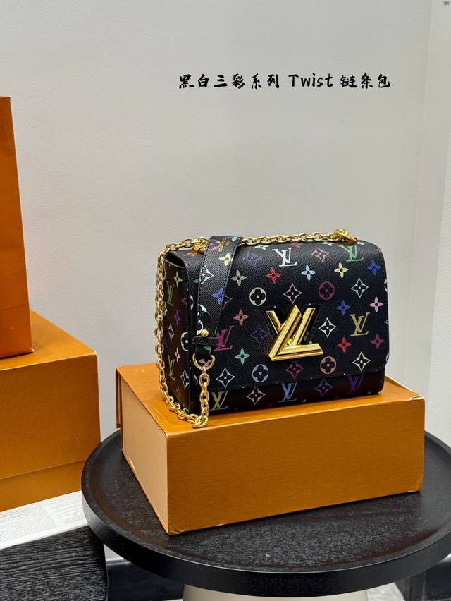 folding box size 22.15Lv Monogram Twist Chain Bag presents the neoclassical Twis