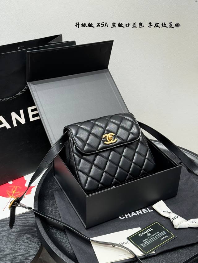 Gift box packaging size 18*16 Chanel 25A vertical flap bag retro square fat man