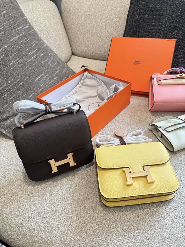 Palm-grained cowhide leather upgraded version of the light luxury Kang Kang bag.