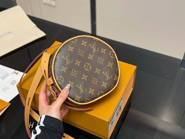 with folding box replica size: medium width 17*16cm round cake bag with round he