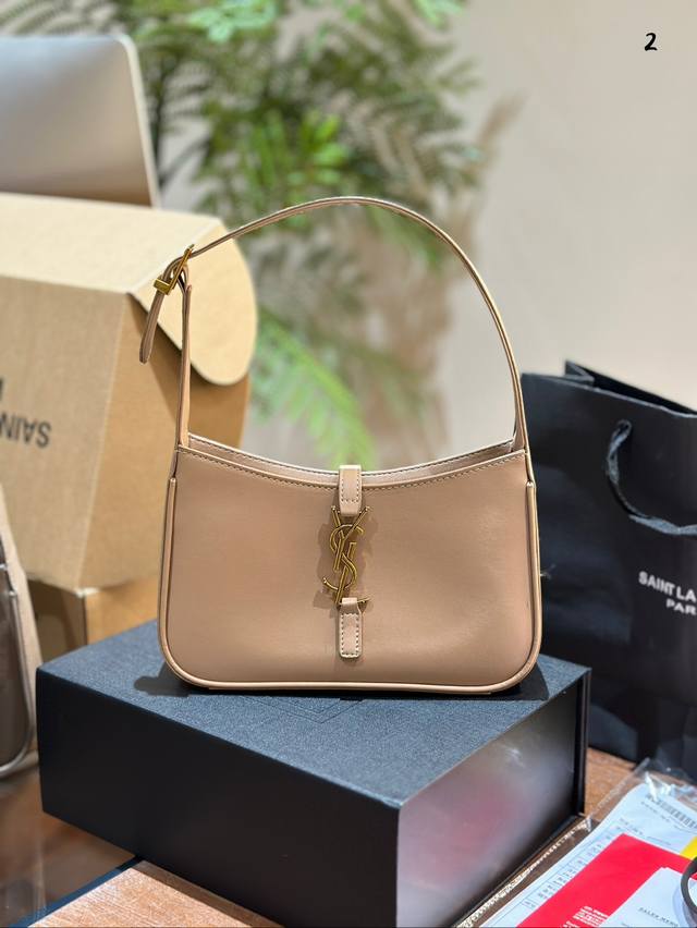 Yves Saint Laurent Yslle5A7 black gold label logo hobo bag, hook closure design,