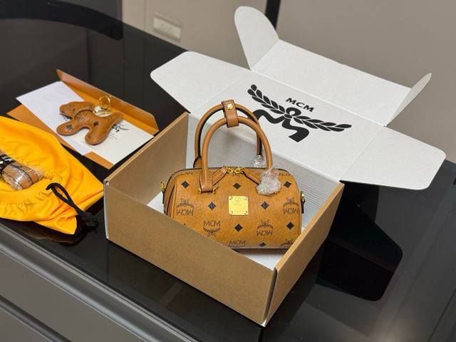 comes with airplane box Size: 18*9.5cm Original! Original! Mcm Mini Boston pillo