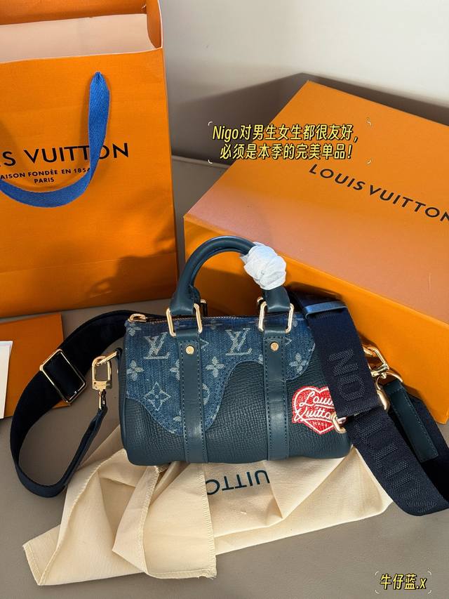 Box size: 20*12Cml Home denim Keepall Xs pillow bag This season's denim is more