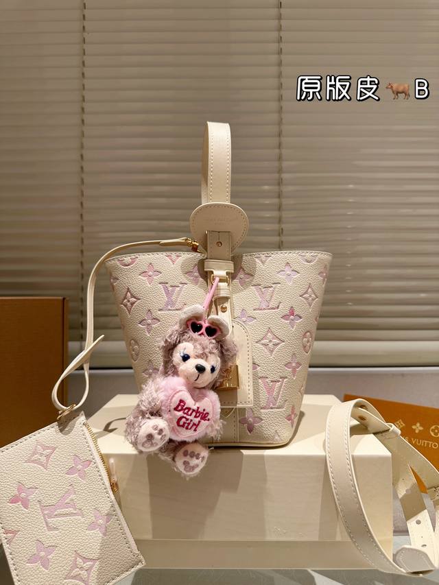 Cowhide version with pendant. The new Lv All In Bb colorway is here, featuring a