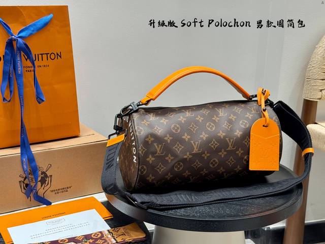 Full Gift Box Size 34.17Lv Men's Soft Polochon Cylindrical Bag. This bag has bee