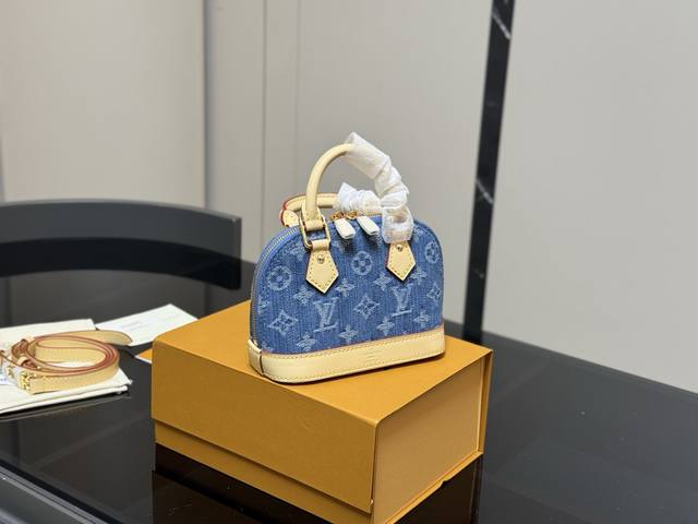 with folding box (size: 17*12cm) Small Lv Alma shell bag. Understated! Deep! Ele