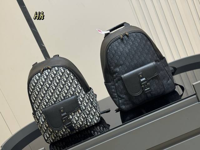 A must-have backpack for the holiday! This Dior monogram backpack is super comfo