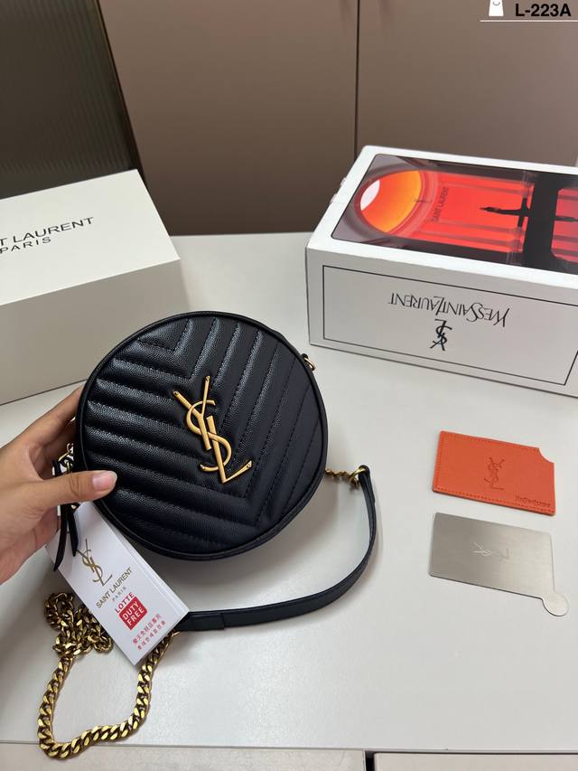 with mirror Yves Saint Laurent caviar bag looks very good! Wear-resistant and du