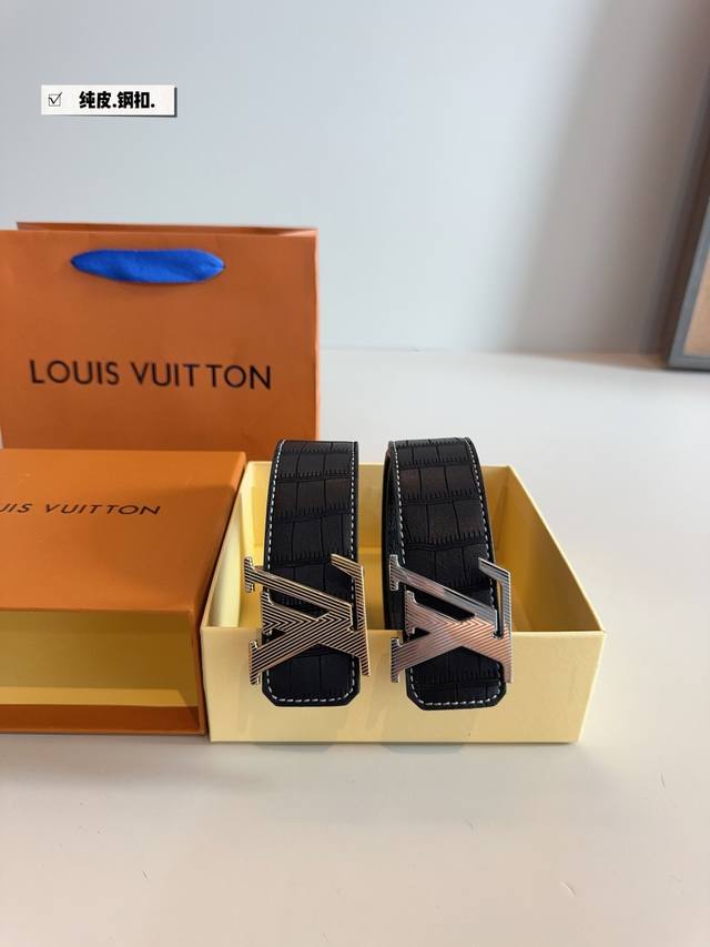 exquisite gift box packaging for boyfriend, father or yourself. It is really too