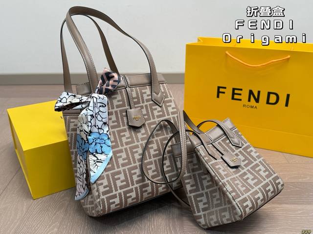 Fendi's Fendi Origami Tote bag, inspired by the art of origami, allows for flexi