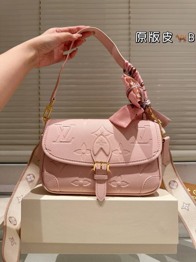 Cowhide version with silk scarf LV Louis Vuitton | Diane Baguette Bag LV Baguett