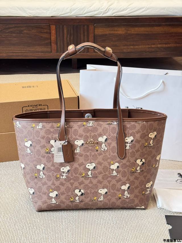 Cowhide version Coach & City Tote Snoopy classic tote bag hand-held shoulder Coa