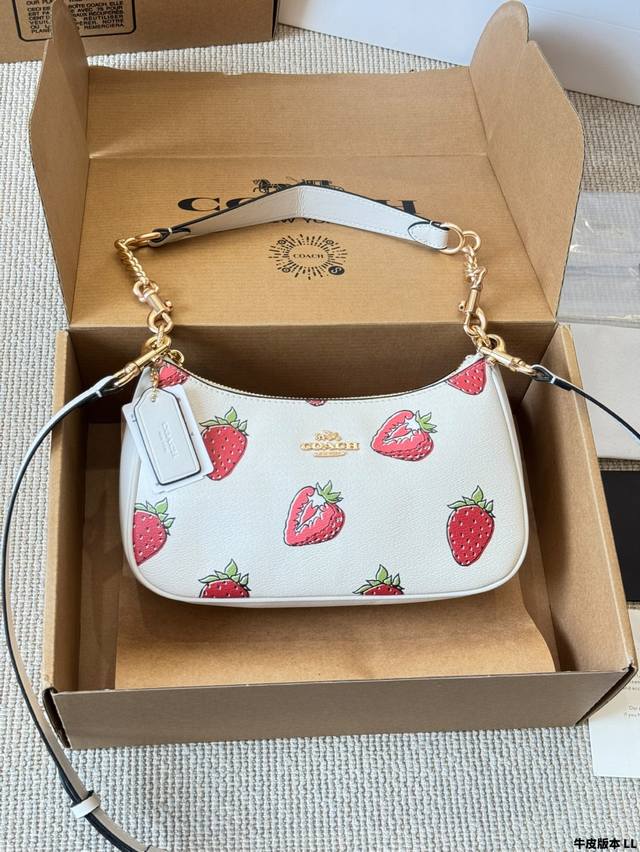 Cowhide version of Coach Strawberry, Coach's hottest underarm bag, is here. This