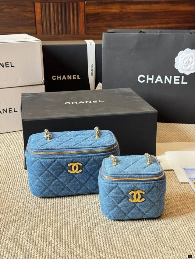 denim Chanel 24S long case is absolutely stunning! The vibrant color scheme is e