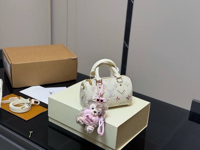 comes with a folding box airplane box Size: 16*12Cm Lv Speedy Nano purchasing ch