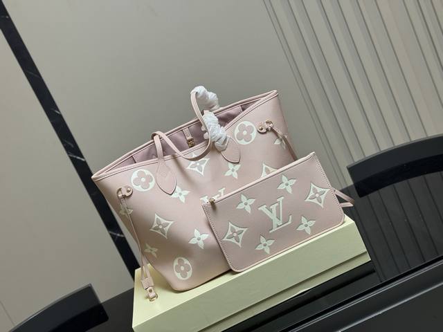 Box Size: 32cm bottom x 28cm height Cmlv Neverfull Medium Shopping Bag! A true c