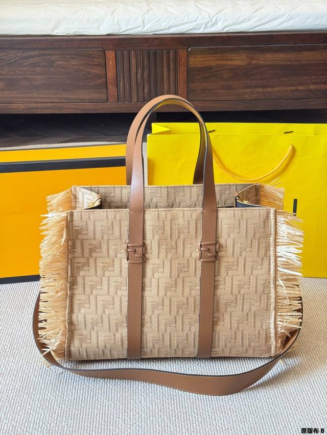 original cloth Fendi Peekabo shopping bag classic Tote shape! Tote bag size: lar