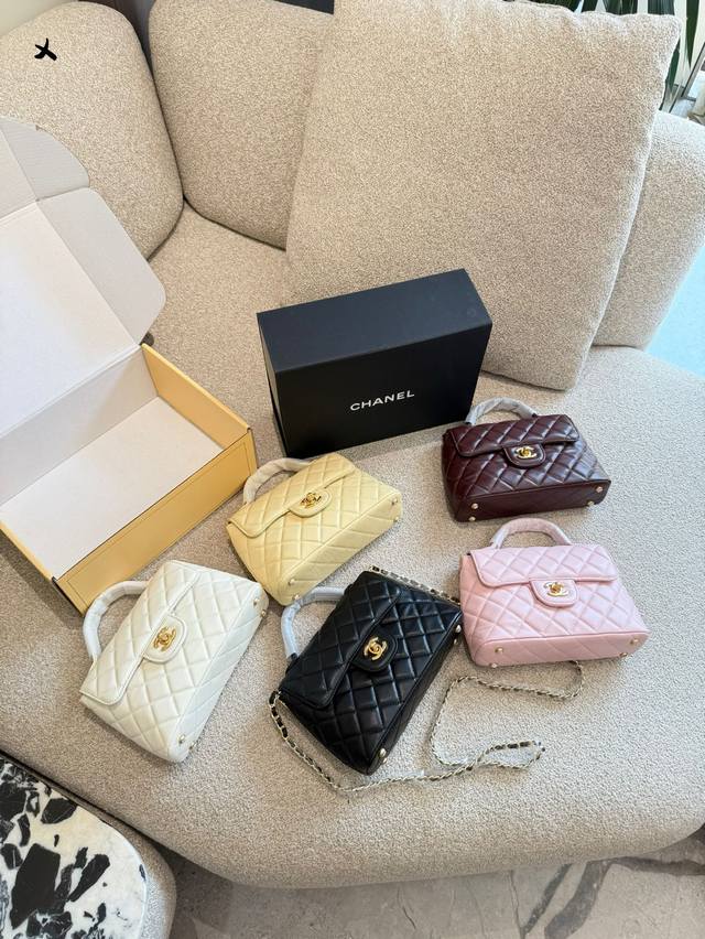 This Kelly is really beautiful, it can be fashionable or business, perfect for a