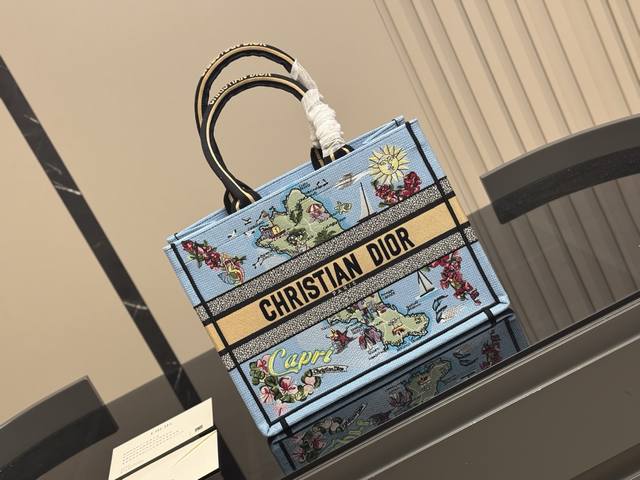 with folding box silk scarf Dior original jacquard Dior Book Tote This year's fa