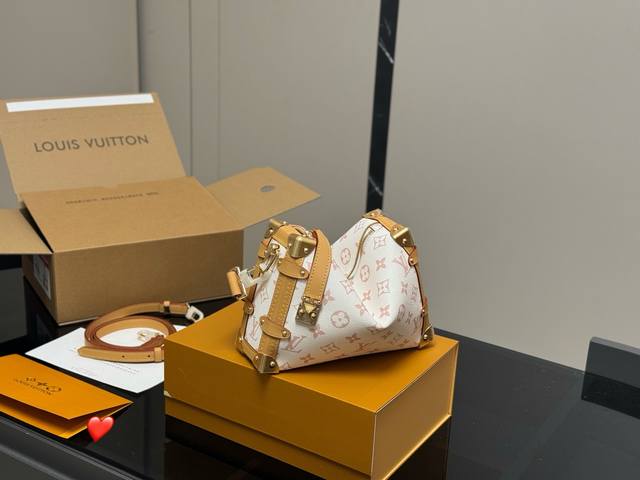 with folding box airplane box Size: 23*16Cm super time and space hot style Lv Wa