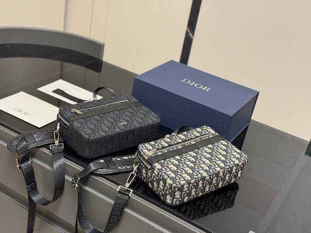 with folding box Size: 22.15cm Dior Homme old flower camera bag is really cool L