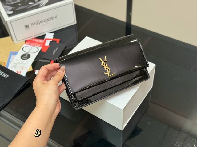 comes with a folding box and airplane box. YSL Saint Laurent Sunset Bag will acc