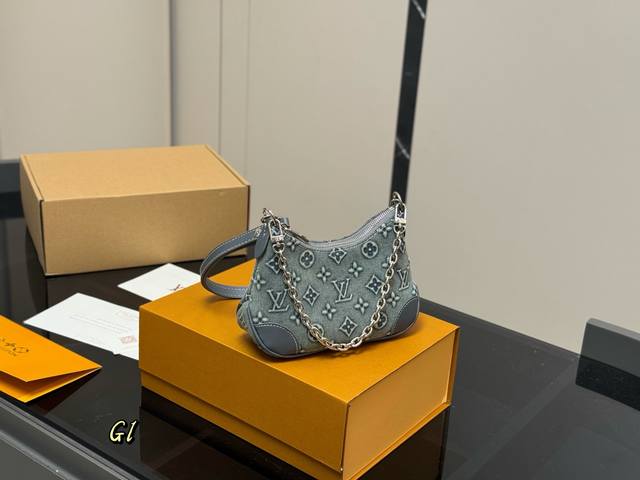 with folding box Lv new bag | cute version of the small ox horn is really cute a