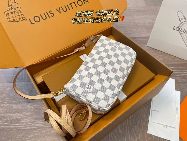 Original Replica Airplane Box Lv Pre-owned Mahjong Bag. This Mahjong bag needs n