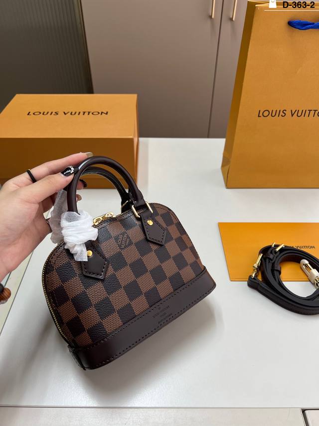 Chip version Lv new shell bag is very advanced, can be salty or sweet, the ultim