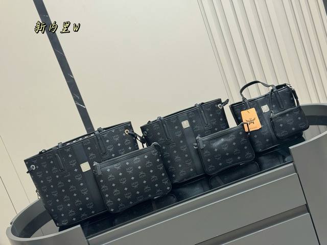 comes with airplane box Size: 34*30cm 31*26cm 22*21cm I really think it looks gr