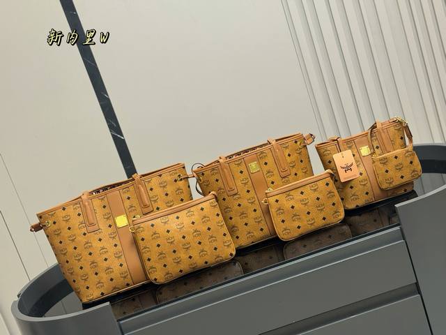 comes with a plane box. Sizes: 34*30cm, 31*26cm, 22*21cm. I really think it look