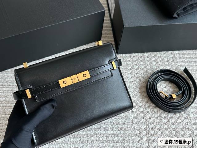 with box, cowhide size: 19*14cm, Manhattan, it really feels so good to carry. Ma