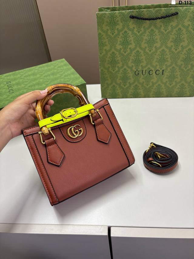 Gucci Guccidiana bamboo handle tote shopping bag, the latest series, this model