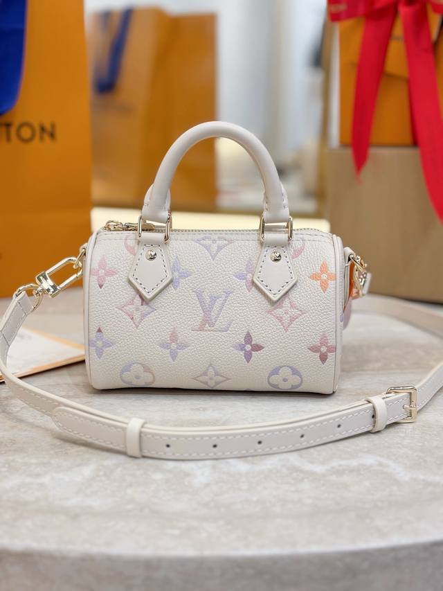 Premium, original Nano Speedy handbag M25591 This Nano Speedy handbag, dyed in e