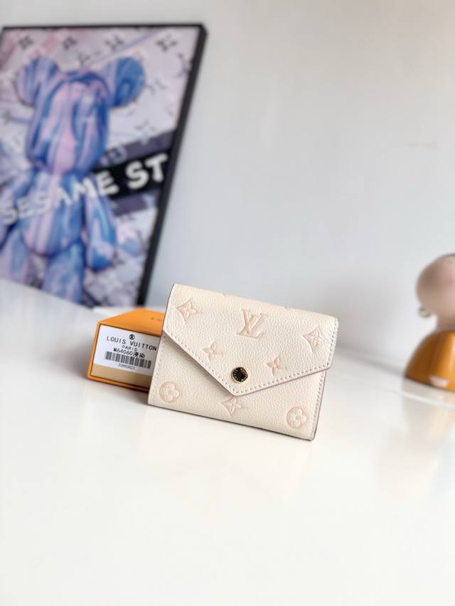 Exclusive photos of the original M64060 dip-dyed wallet from overseas! Gorgeous