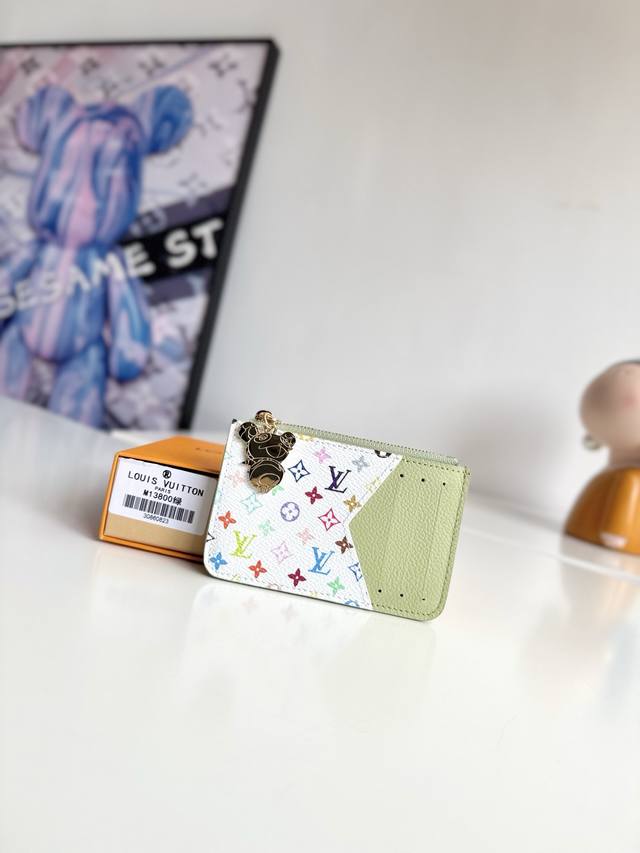 Exclusive photos of the original M13800 in green from overseas! This Romy cardh