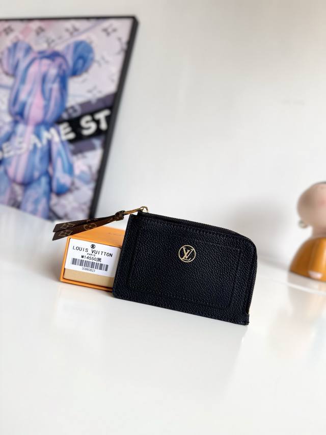 Exclusive photos of the original M14550 from overseas! This Low Key cardholder