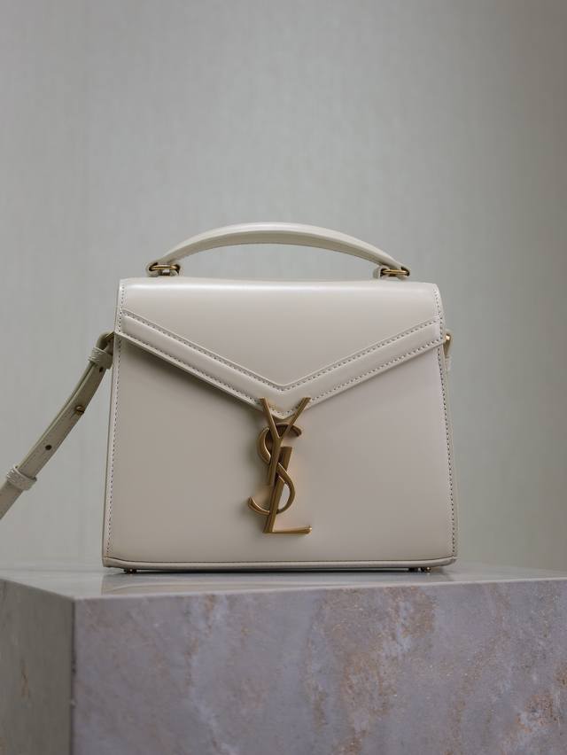 White gold-buckle toothpick pattern Cassandra Mini handbag! This series's uniqu