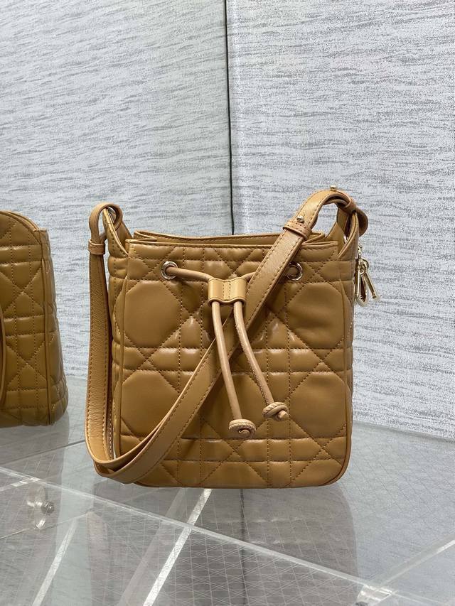 Top-quality original single with full packaging Caramel color small size in stoc